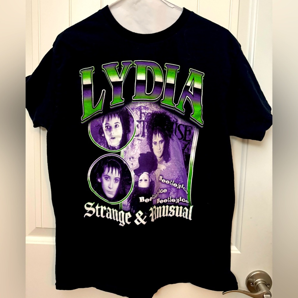 Lydia Strange & Unusual unisex T-Shirt - Black and Green medium